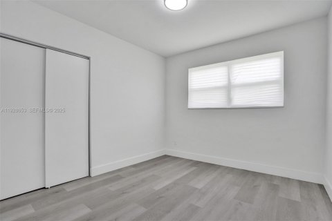 Casa en venta en Miami, Florida, 3 dormitorios, 127.09 m2 № 1986848 - foto 13