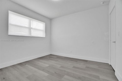 Casa en venta en Miami, Florida, 3 dormitorios, 127.09 m2 № 1986848 - foto 11