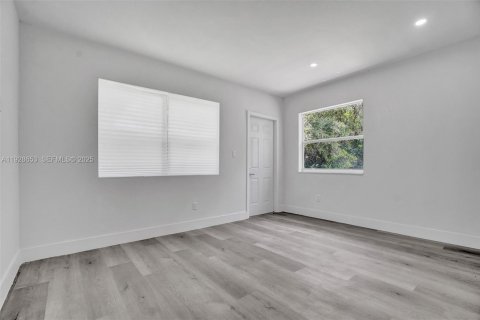 Casa en venta en Miami, Florida, 3 dormitorios, 127.09 m2 № 1986848 - foto 3