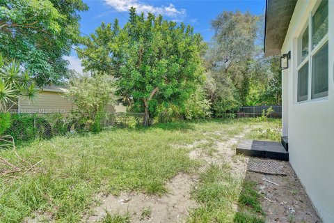 Casa en venta en Miami, Florida, 3 dormitorios, 127.09 m2 № 1986848 - foto 24