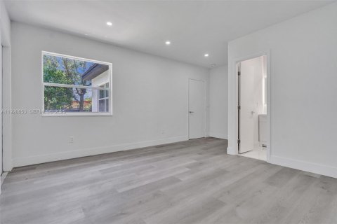 Casa en venta en Miami, Florida, 3 dormitorios, 127.09 m2 № 1986848 - foto 5
