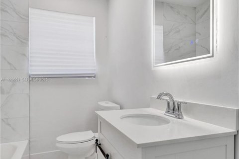 Casa en venta en Miami, Florida, 3 dormitorios, 127.09 m2 № 1986848 - foto 23