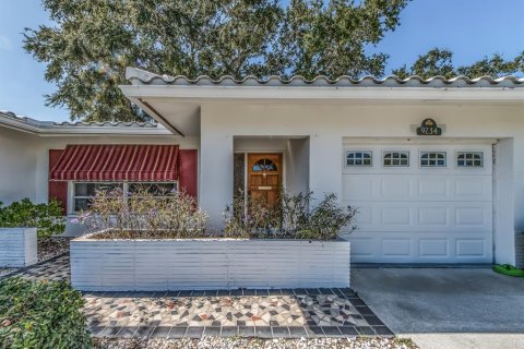 House in Seminole, Florida 2 bedrooms, 153.2 sq.m. № 2151796 - photo 4