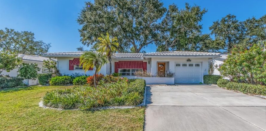 House in Seminole, Florida 2 bedrooms, 153.2 sq.m. № 2151796