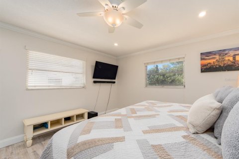 House in Seminole, Florida 2 bedrooms, 153.2 sq.m. № 2151796 - photo 26