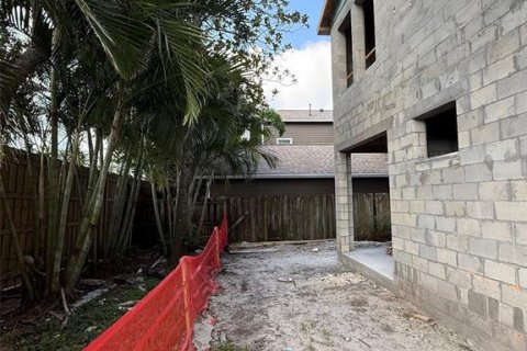 Touwnhouse à vendre à Tampa, Floride: 4 chambres, 217.11 m2 № 1838145 - photo 10
