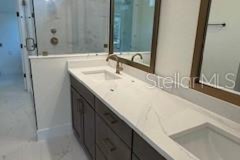 Touwnhouse à vendre à Tampa, Floride: 4 chambres, 217.11 m2 № 1838145 - photo 12