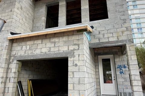 Touwnhouse à vendre à Tampa, Floride: 4 chambres, 217.11 m2 № 1838145 - photo 1