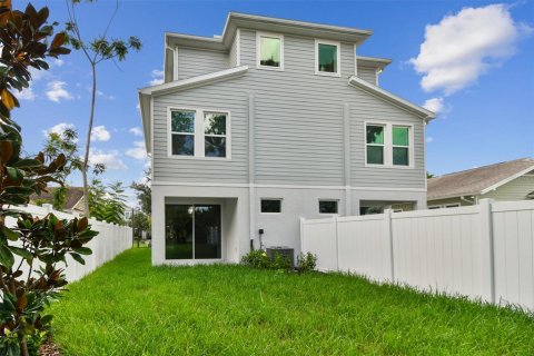 Touwnhouse à vendre à Tampa, Floride: 4 chambres, 217.11 m2 № 1838145 - photo 22