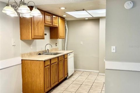 Condo in Orlando, Florida, 2 bedrooms  № 2239399 - photo 8