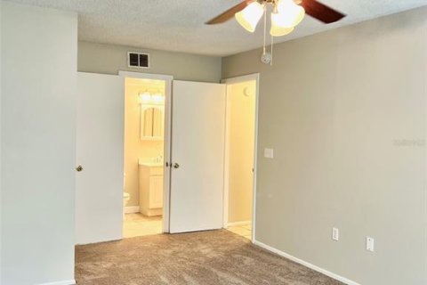 Condo in Orlando, Florida, 2 bedrooms  № 2239399 - photo 12