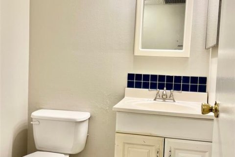 Condo in Orlando, Florida, 2 bedrooms  № 2239399 - photo 18