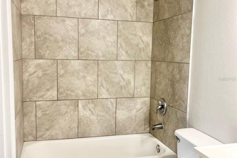 Condo in Orlando, Florida, 2 bedrooms  № 2239399 - photo 15
