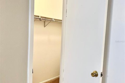 Condo in Orlando, Florida, 2 bedrooms  № 2239399 - photo 13