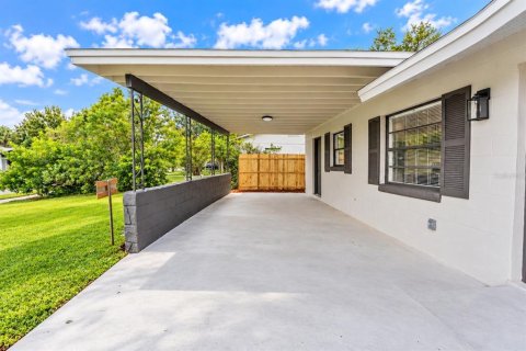 House in Orlando, Florida 4 bedrooms, 109.25 sq.m. № 2397011 - photo 2