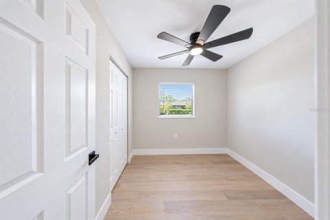 House in Orlando, Florida 4 bedrooms, 109.25 sq.m. № 2397011 - photo 16