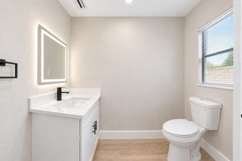 House in Orlando, Florida 4 bedrooms, 109.25 sq.m. № 2397011 - photo 11