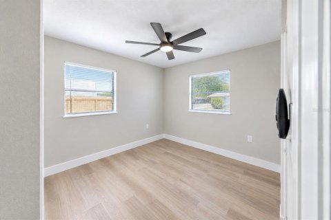 House in Orlando, Florida 4 bedrooms, 109.25 sq.m. № 2397011 - photo 17