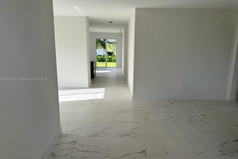 House in Homestead, Florida 4 bedrooms, 211.82 sq.m. № 1821943 - photo 4