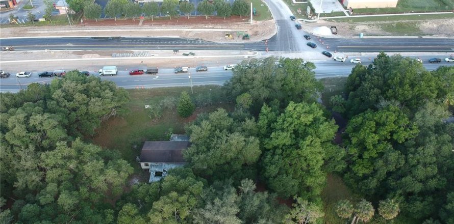 Commercial property in Wesley Chapel, Florida 2711.35 sq.m. № 1721350
