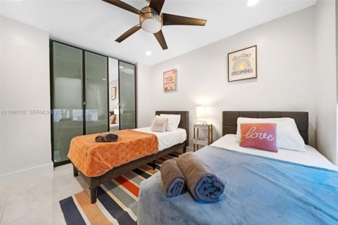 House in Pompano Beach, Florida 4 bedrooms, 197.14 sq.m. № 2023450 - photo 24