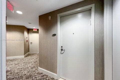 Copropriété à vendre à Sunny Isles Beach, Floride: 2 chambres, 119.75 m2 № 1860947 - photo 28