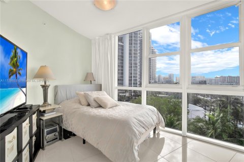 Copropriété à vendre à Sunny Isles Beach, Floride: 2 chambres, 119.75 m2 № 1860947 - photo 20
