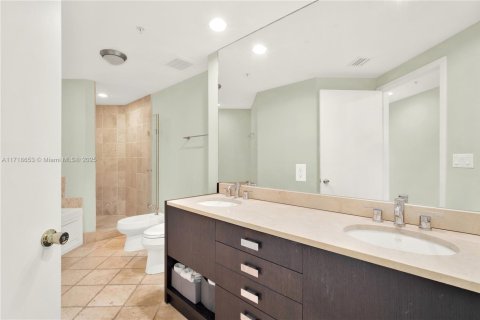 Copropriété à vendre à Sunny Isles Beach, Floride: 2 chambres, 119.75 m2 № 1860947 - photo 17