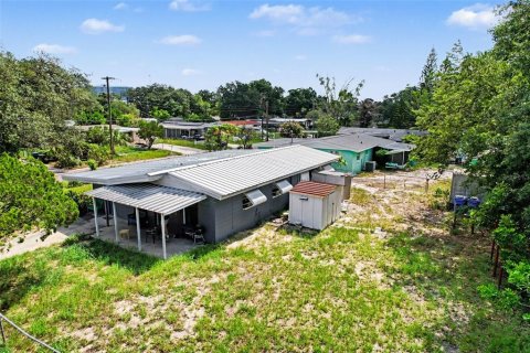 House in Tampa, Florida 3 bedrooms, 77.67 sq.m. № 2219671 - photo 2