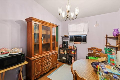 House in Tampa, Florida 3 bedrooms, 77.67 sq.m. № 2219671 - photo 8