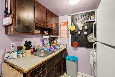 House in Tampa, Florida 3 bedrooms, 77.67 sq.m. № 2219671 - photo 12