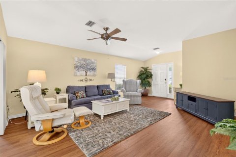 House in Summerfield, Florida 2 bedrooms, 125.05 sq.m. № 2280510 - photo 8