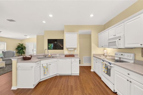 House in Summerfield, Florida 2 bedrooms, 125.05 sq.m. № 2280510 - photo 15
