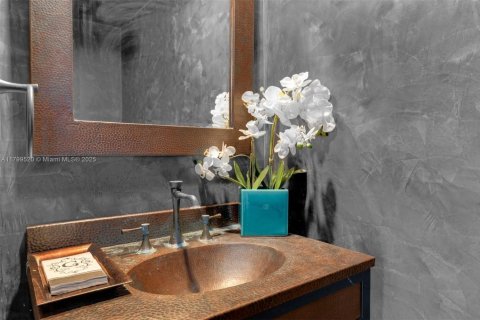 Condominio en venta en Sunny Isles Beach, Florida, 3 dormitorios, 198.53 m2 № 2034353 - foto 24