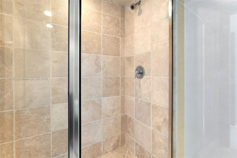 Condominio en venta en Sunny Isles Beach, Florida, 3 dormitorios, 198.53 m2 № 2034353 - foto 15