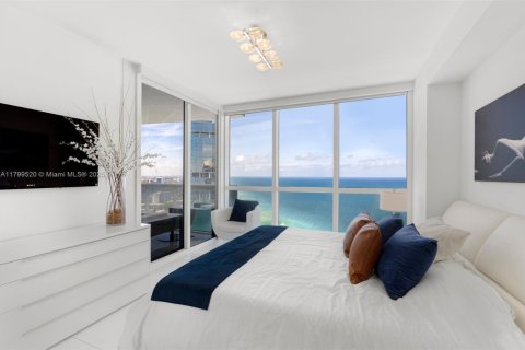 Condominio en venta en Sunny Isles Beach, Florida, 3 dormitorios, 198.53 m2 № 2034353 - foto 10