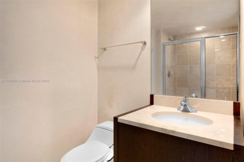 Condominio en venta en Sunny Isles Beach, Florida, 3 dormitorios, 198.53 m2 № 2034353 - foto 14