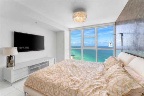 Condominio en venta en Sunny Isles Beach, Florida, 3 dormitorios, 198.53 m2 № 2034353 - foto 23