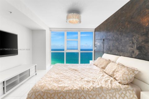 Condominio en venta en Sunny Isles Beach, Florida, 3 dormitorios, 198.53 m2 № 2034353 - foto 22