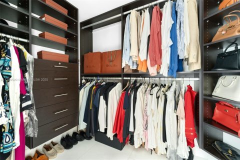 Condominio en venta en Sunny Isles Beach, Florida, 3 dormitorios, 198.53 m2 № 2034353 - foto 20