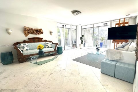 Condo in Key Biscayne, Florida, 2 bedrooms  № 2086895 - photo 2
