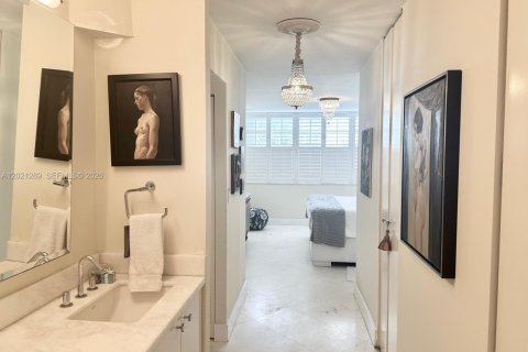 Condo in Key Biscayne, Florida, 2 bedrooms  № 2086895 - photo 24