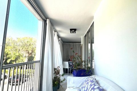 Condo in Key Biscayne, Florida, 2 bedrooms  № 2086895 - photo 30