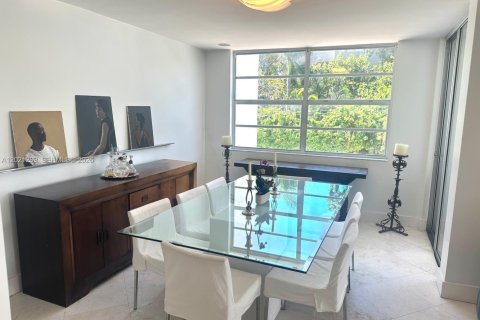 Condo in Key Biscayne, Florida, 2 bedrooms  № 2086895 - photo 7