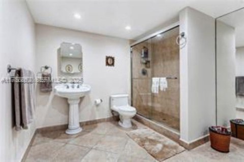 Copropriété à vendre à Pompano Beach, Floride: 3 chambres, 159.42 m2 № 2146463 - photo 5