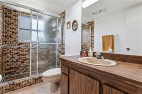 Copropriété à vendre à Pompano Beach, Floride: 3 chambres, 159.42 m2 № 2146463 - photo 9