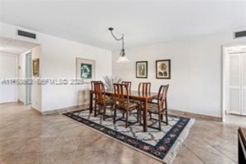 Copropriété à vendre à Pompano Beach, Floride: 3 chambres, 159.42 m2 № 2146463 - photo 13