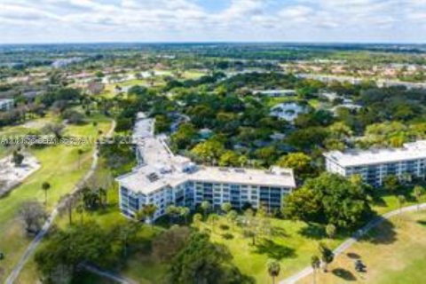 Copropriété à vendre à Pompano Beach, Floride: 3 chambres, 159.42 m2 № 2146463 - photo 21