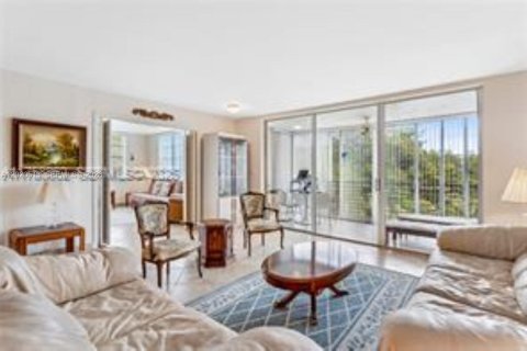 Copropriété à vendre à Pompano Beach, Floride: 3 chambres, 159.42 m2 № 2146463 - photo 12