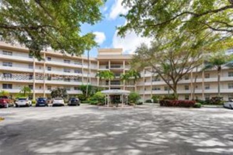 Condo à Pompano Beach, Floride, 3 chambres № 2146463